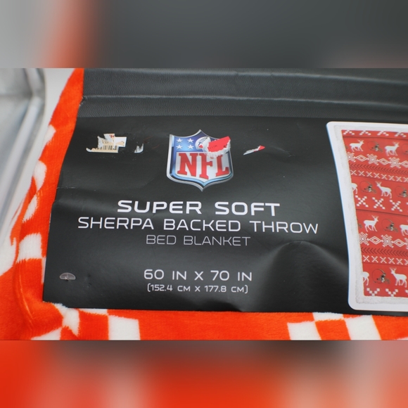 New NFL Cleavland Browns Helmet Reindeer Super Soft Sherpa Backed Bed Blanket - Picture 4 of 9